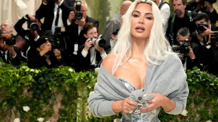 Kim kardasyan 121