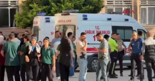 Türkiyədə daha bir məktəbə silahlı hücum: yaralılar var – VİDEO