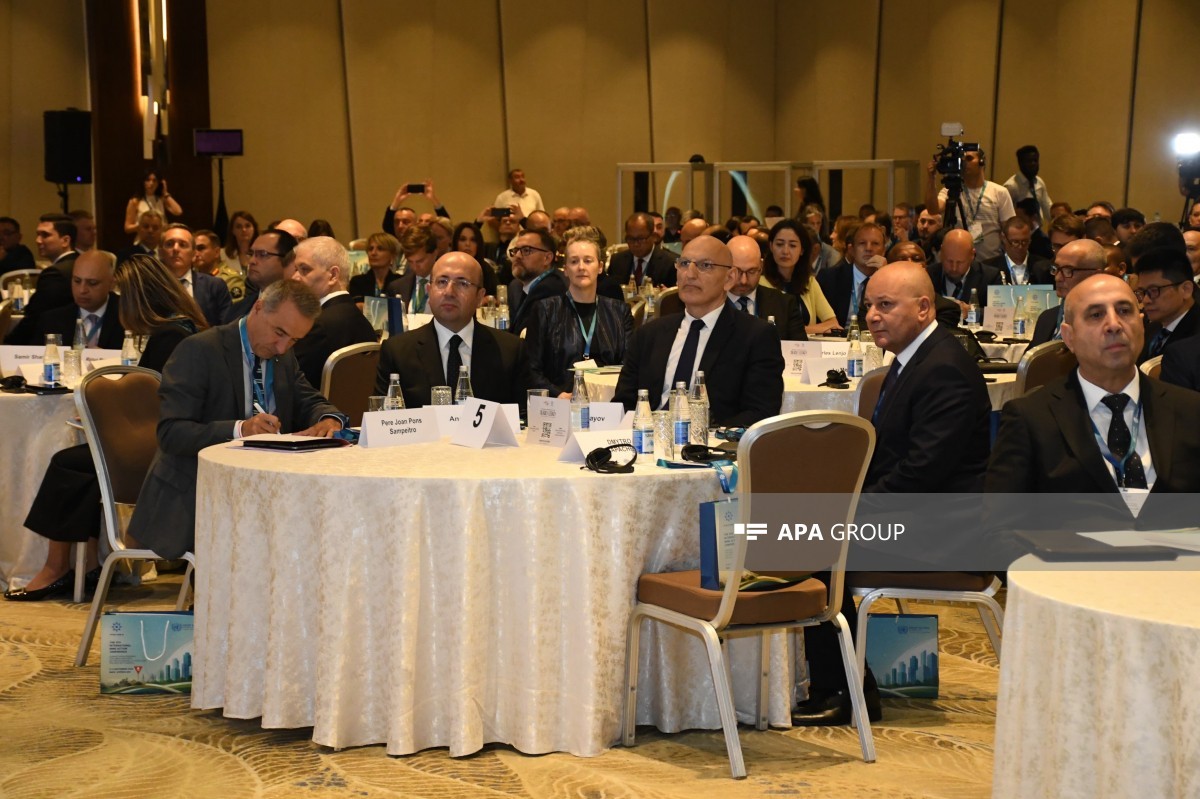 Bakıda beynəlxalq konfrans keçirilir - FOTOLAR 3 bb 2