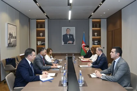 Ceyhun Bayramov Casurbek Çoriyevi qəbul etdi – FOTOLAR