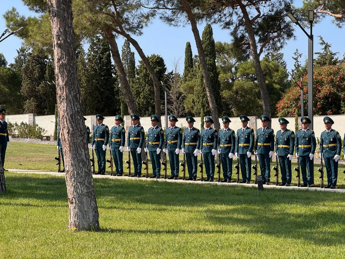DSX tarixinə düşən generalımız dəfn edildi - FOTO 4 df 84
