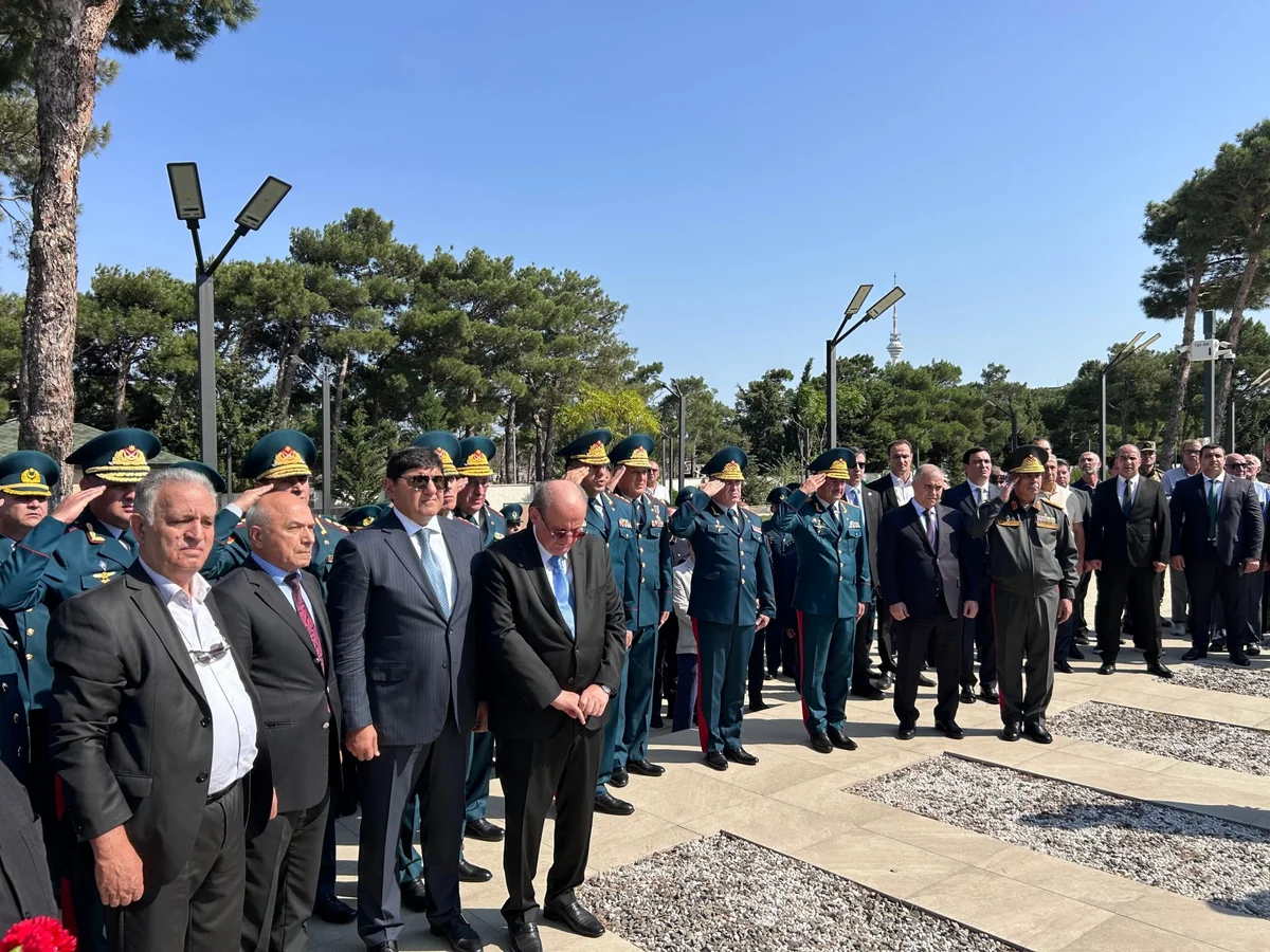 DSX tarixinə düşən generalımız dəfn edildi - FOTO 6 df 87