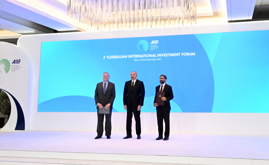 II Azərbaycan Beynəlxalq İnvestisiya Forumu: sənədlər mübadilə edildi - FOTOLAR 2 fl 91
