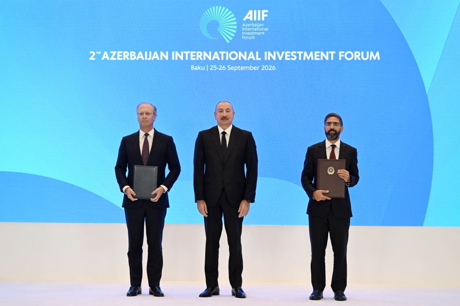II Azərbaycan Beynəlxalq İnvestisiya Forumu: sənədlər mübadilə edildi - FOTOLAR 5 fl 95