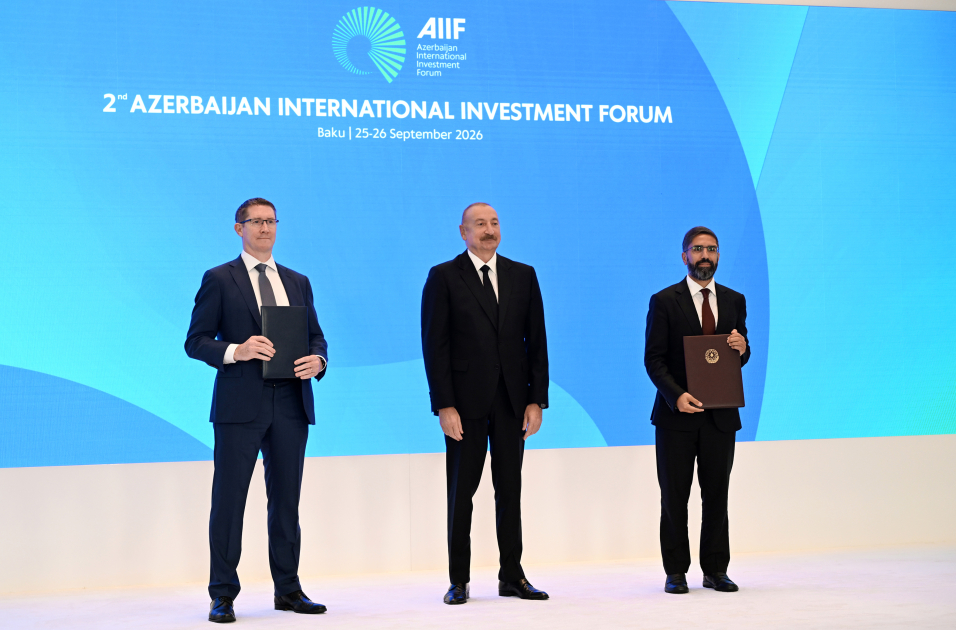 II Azərbaycan Beynəlxalq İnvestisiya Forumu: sənədlər mübadilə edildi - FOTOLAR 7 fl 97