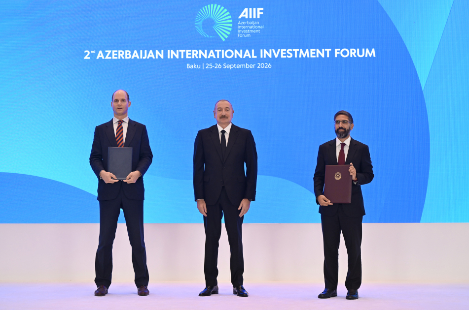 II Azərbaycan Beynəlxalq İnvestisiya Forumu: sənədlər mübadilə edildi - FOTOLAR 8 fl 98