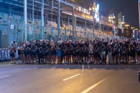 Formula 1 trekində ilk dəfə kütləvi qaçış oldu – FOTOLAR