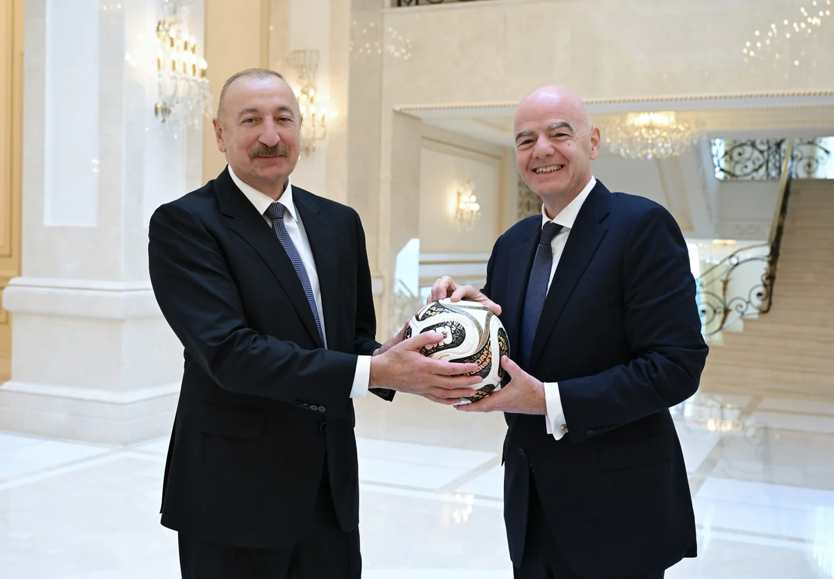 İnfantinodan İlham Əliyevə hədiyyə - FOTOLAR 2 i 32