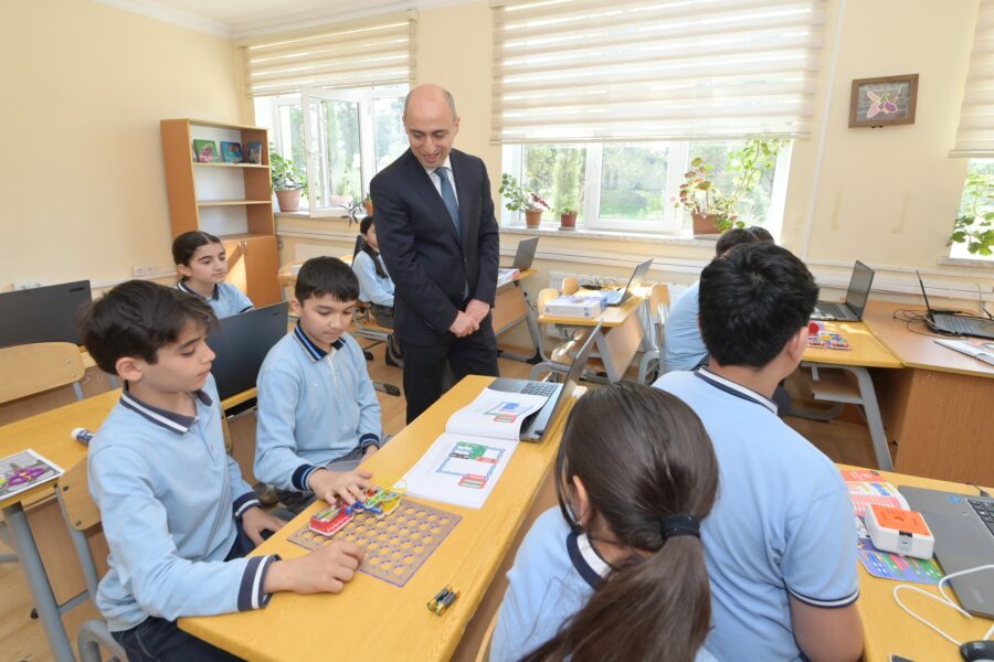 Azərbaycanda məktəbə başlama vaxtı dəyişir? –  Nazirin planı bəlli oldu