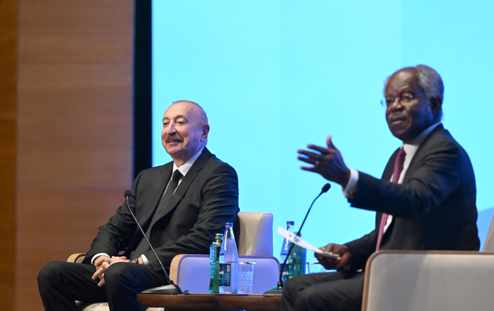 Bakıda keçirilən forumun ikinci günü: Prezident tədbirdə iştirak etdi - VİDEO 5 pr 41