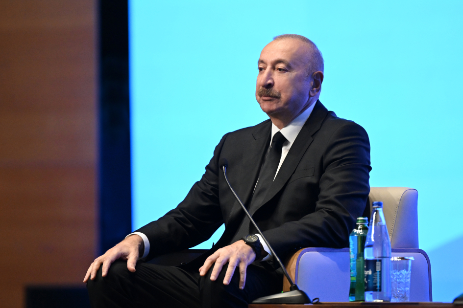 Bakıda keçirilən forumun ikinci günü: Prezident tədbirdə iştirak etdi - VİDEO 8 pr 44