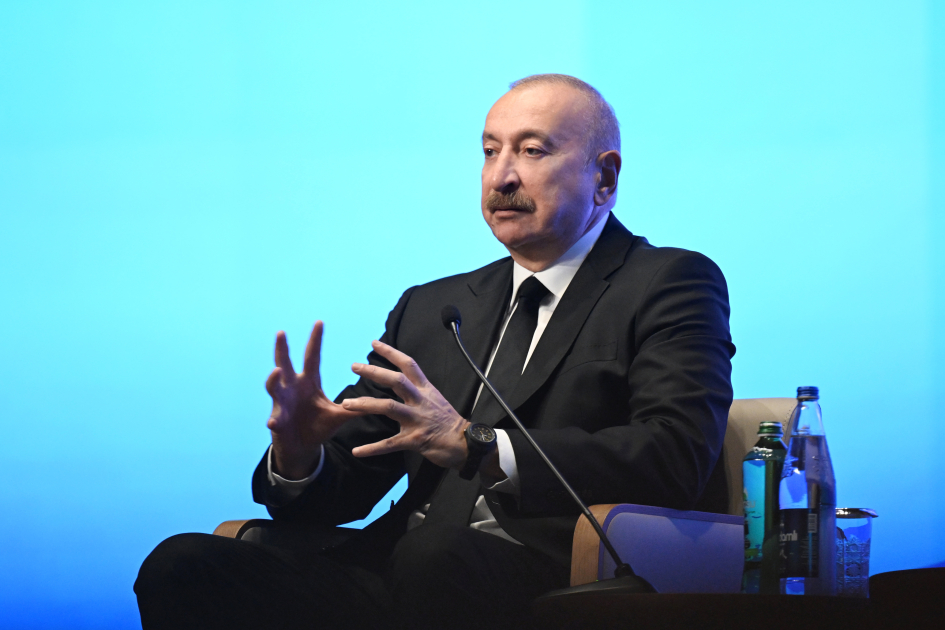 Bakıda keçirilən forumun ikinci günü: Prezident tədbirdə iştirak etdi - VİDEO 9 pr 45