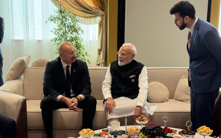 İlham Əliyev Modi ilə söhbətləşdi - FOTOLAR