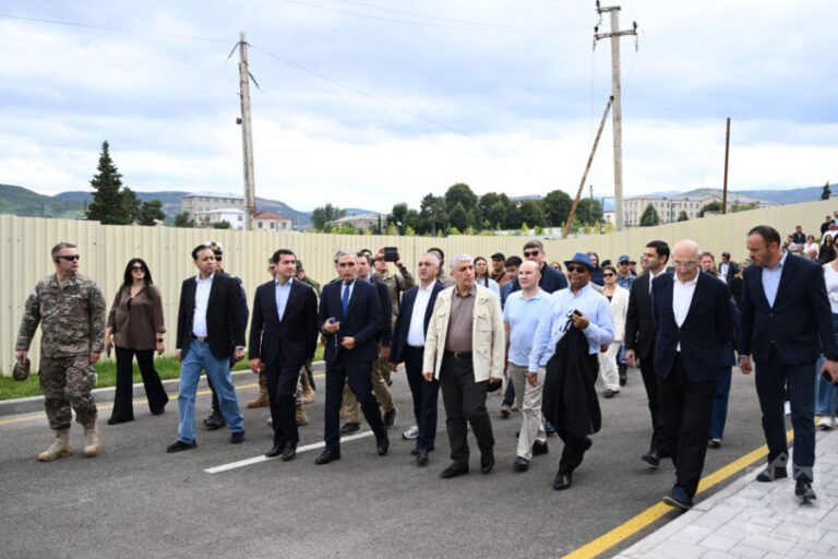 6 ildə 22-ci dəfə baş tutur: Hacıyev Qarabağa onlarla birlikdə getdi
