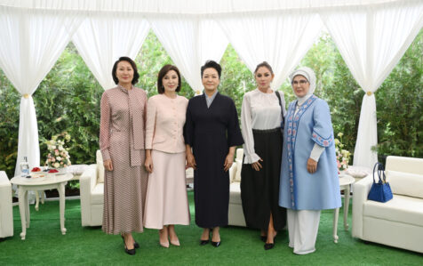 Beş ölkənin birinci xanımları Bişkekdə əl işləri sərgisində – FOTOLAR