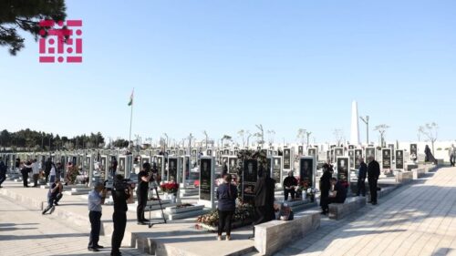 Anım Günündə Hərbi Memorial Məzarlıq ziyarət olunur