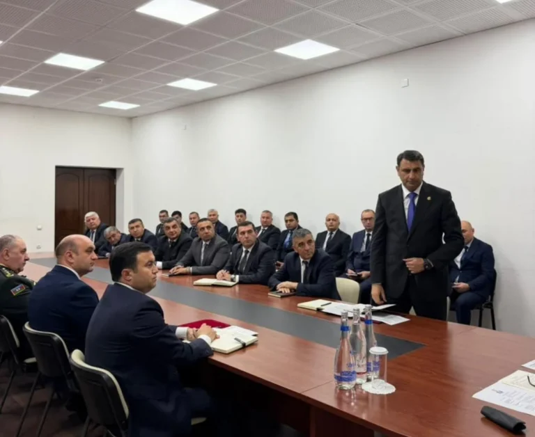 Yeni icra başçısı kollektivə təqdim edildi - FOTO