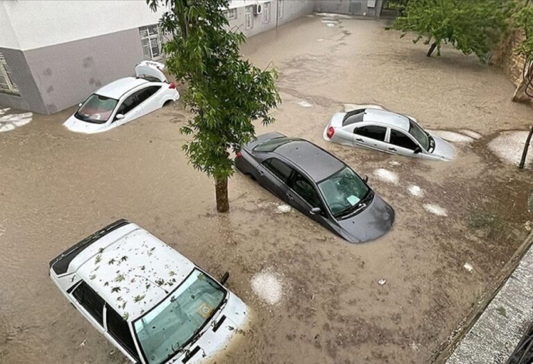 İstanbul fəlakəti davam edir: ölənlər var