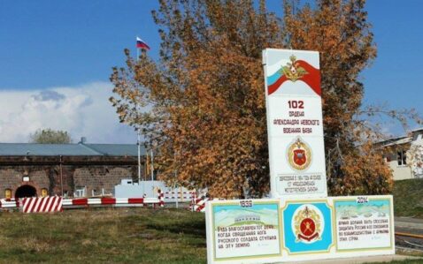 Moskvadan Ermənistandakı 102-ci baza ilə bağlı sərt açıqlama