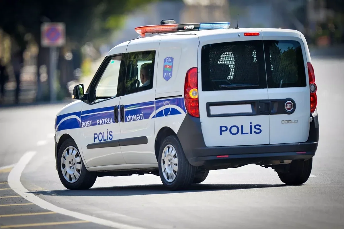 28 may metrosunun qarsisinda kutlevi hebsler saxlanilanlarin 9376ce