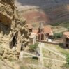 Prezidentin Gürcüstan qərarı: İki abidəyə görə mübahisə yarandı, cavab verildi