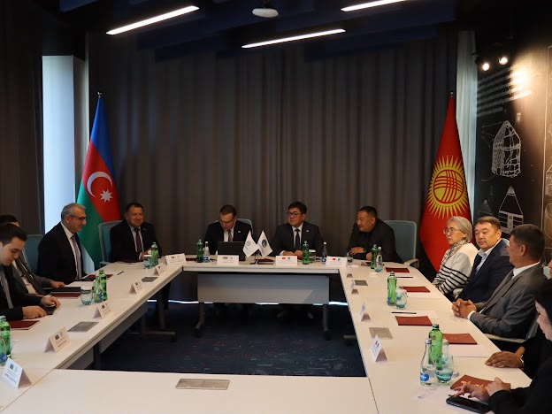 Azərbaycan və Qırğızıstan həmkarlar ittifaqları arasında əlaqələr genişlənir - FOTOLAR 2 WhatsApp Image 2026 10 26 at 19.42.33 1