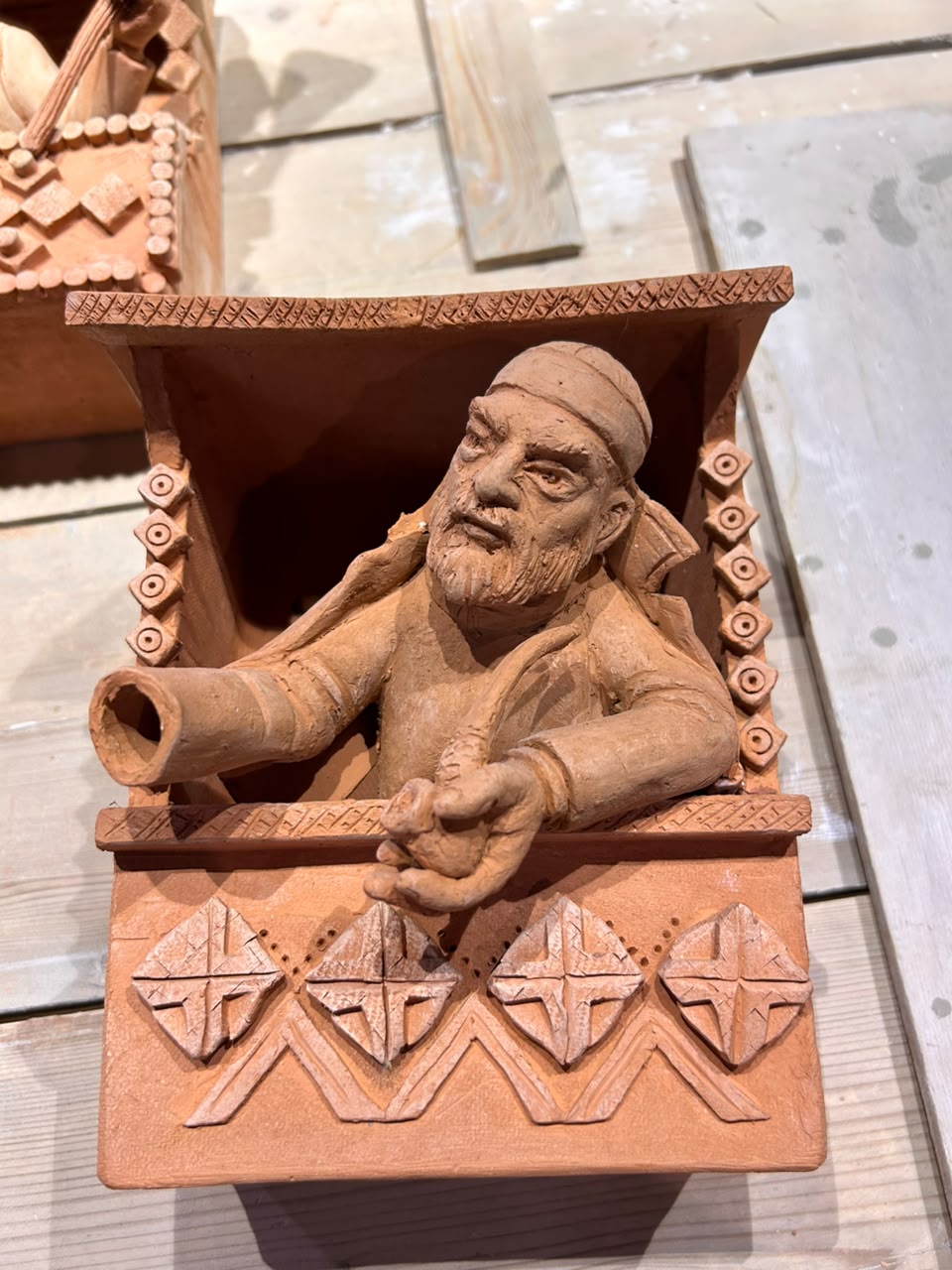 Şəkidə turistləri cəlb edən əl işləri: Bakıya da gətirilir, qiyməti isə... - FOTO 3 el