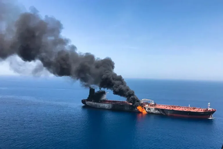 Hörmüz boğazında LPG daşıyan tankeri vuruldu