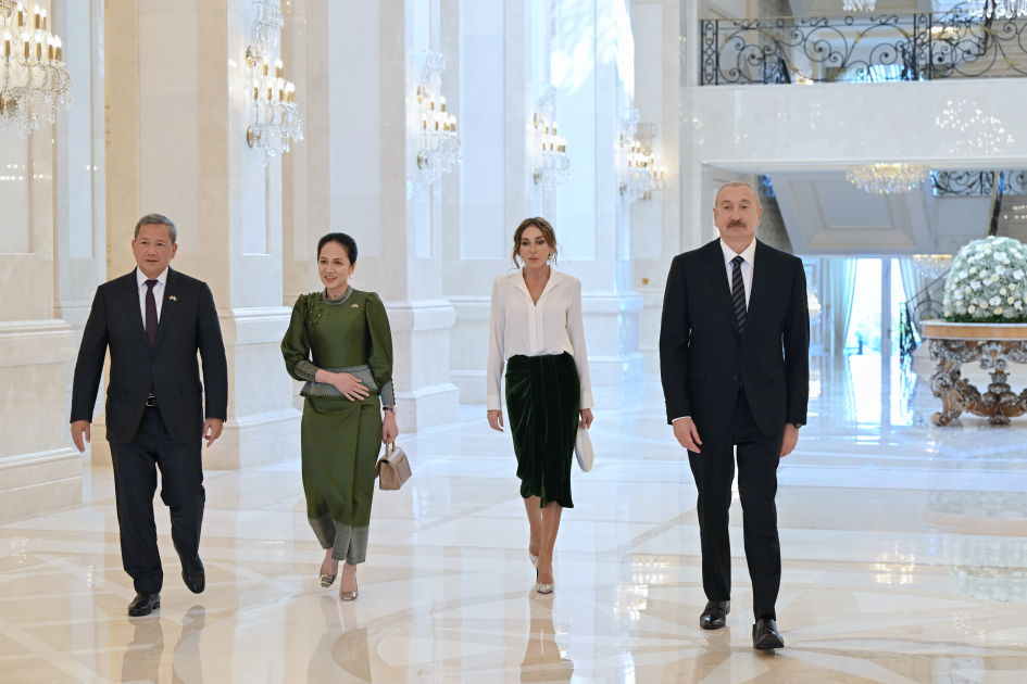 Kamboca baş nazirinin şərəfinə rəsmi nahar verildi - FOTOLAR 4 nh 44