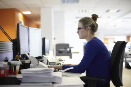 o WORKING WOMAN facebook