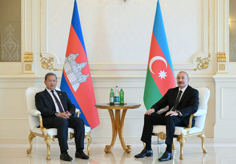 İlham Əliyev Hun Manet ilə məhdud tərkibdə görüşdü - FOTOLAR
