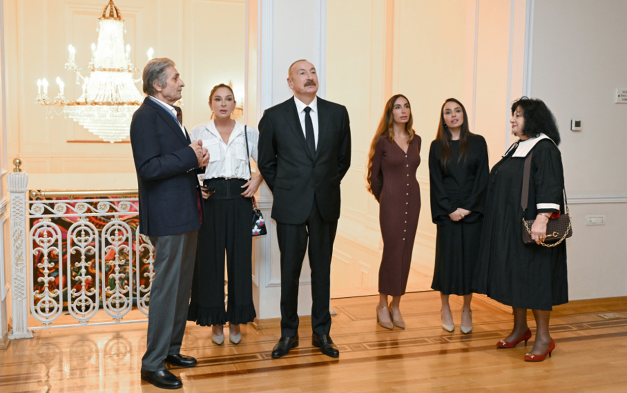 Prezident və ailə üzvləri sərgi ilə tanış oldu – FOTOLAR xəbəri üçün şəkil