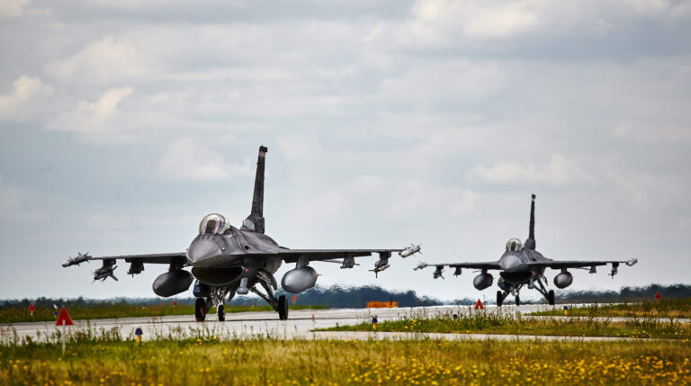 Preparing for war with Russia: now facing difficulties