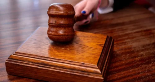 Taksi sürücüsünün dələduzluğu: Qaz xətti və sürücülük vəsiqəsi vədi