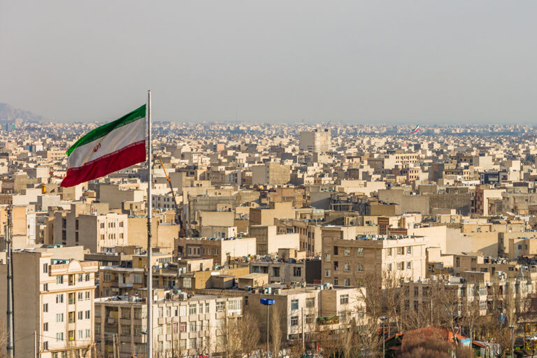 حلقه محاصره پیرامون ایران تنگ‌تر می‌شود؛ تهران در بن‌بست